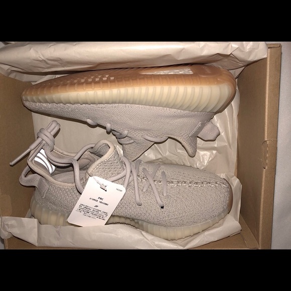 yeezy grade school size